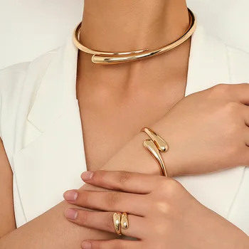 3pcs Gold Punk Geometric Jewelry Set – Choker Necklace, Bangles & Ring Combo for Women